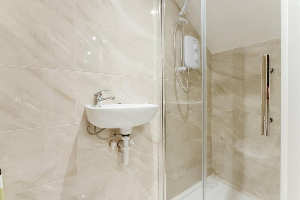 Charming Central London Kitchenette - Your Ideal Stay In The Heart Of The City ภายนอก รูปภาพ